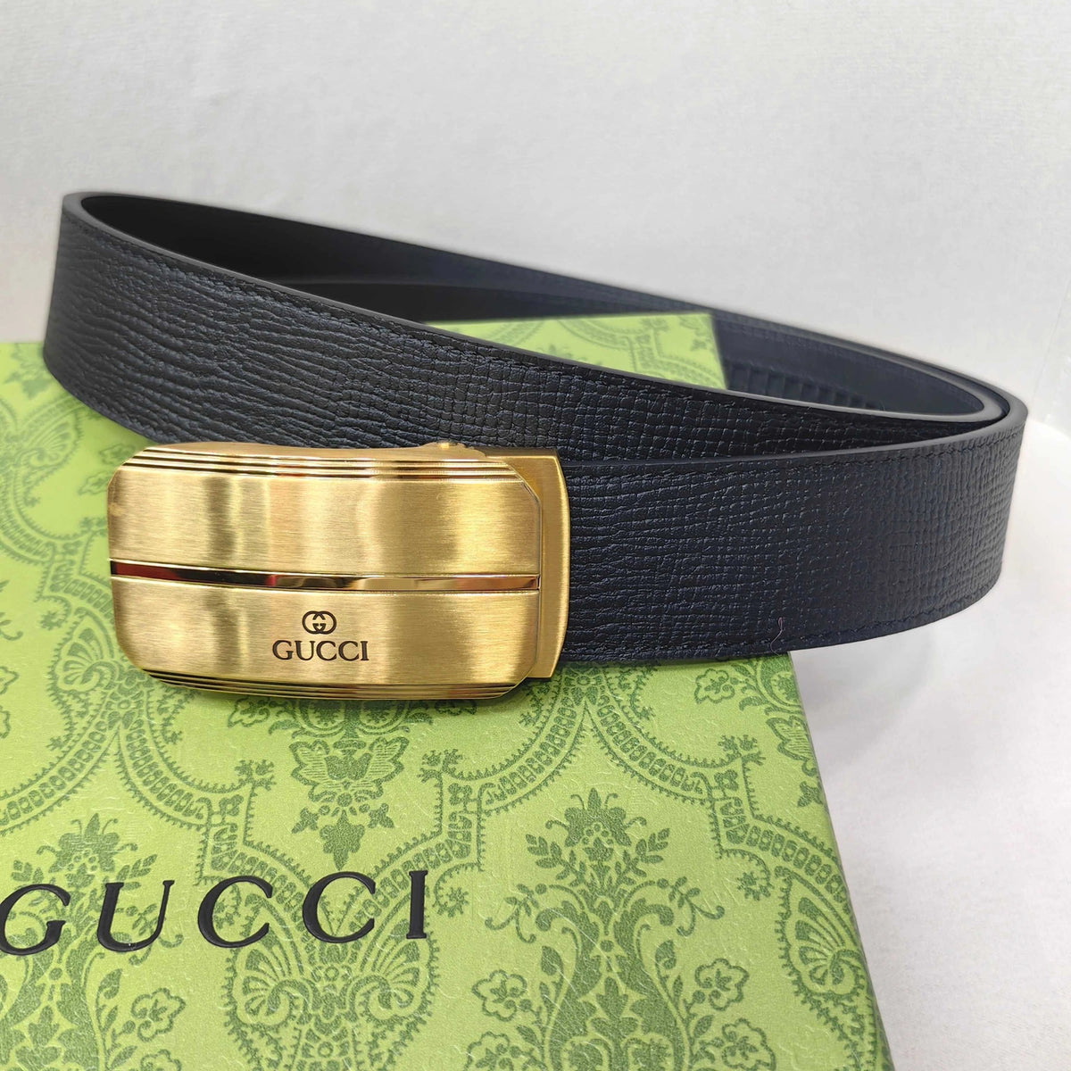 Gucci Premium Leather Belt with Gold Buckle - Hình 3