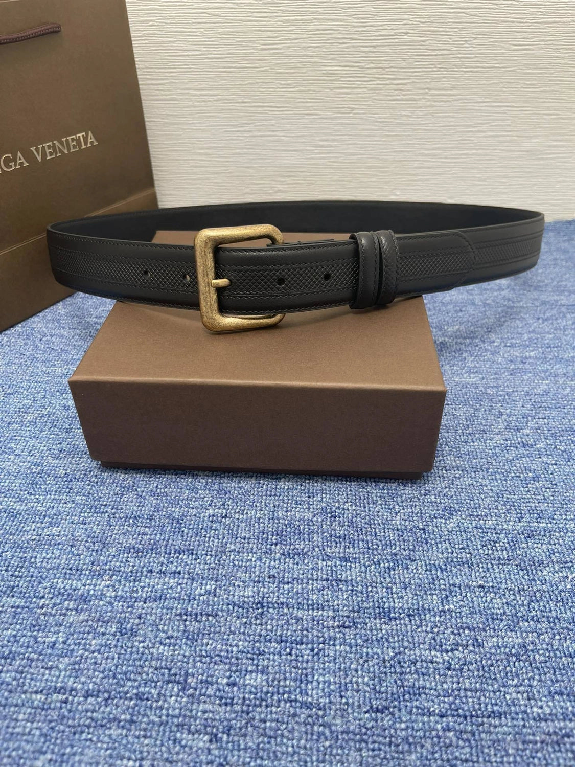 Premium black leather belt with antique brass buckle - Hình 4