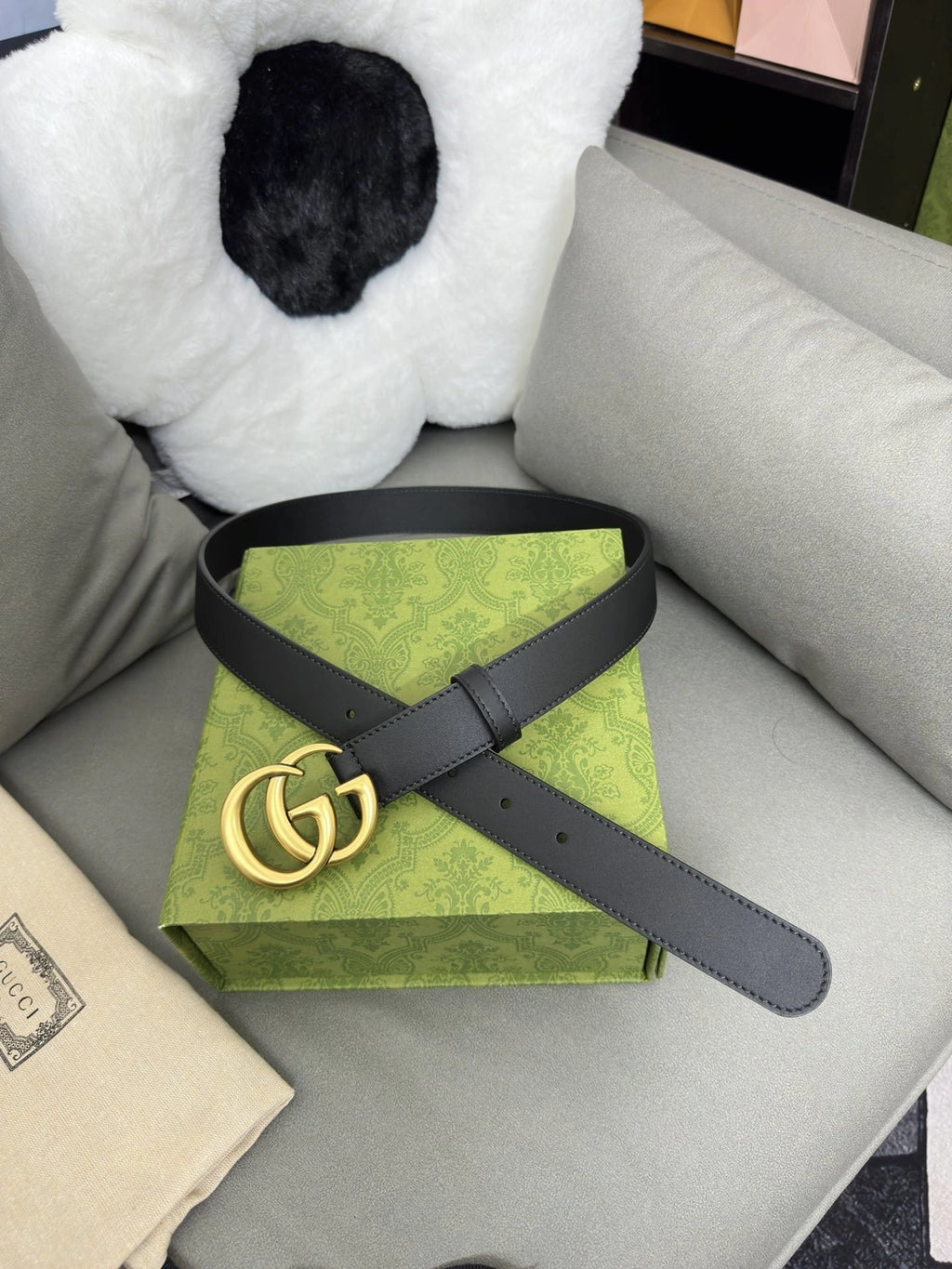 Premium black leather belt with gold GG buckle - Hình 4
