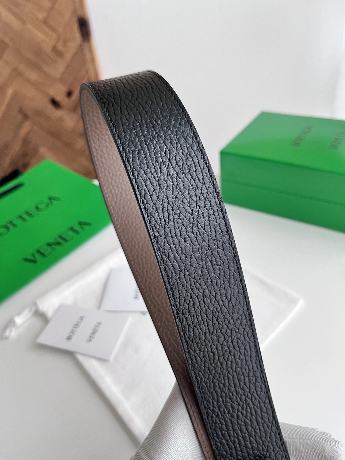 Bottega Veneta Reversible Leather Belt - Premium Quality - Hình 4