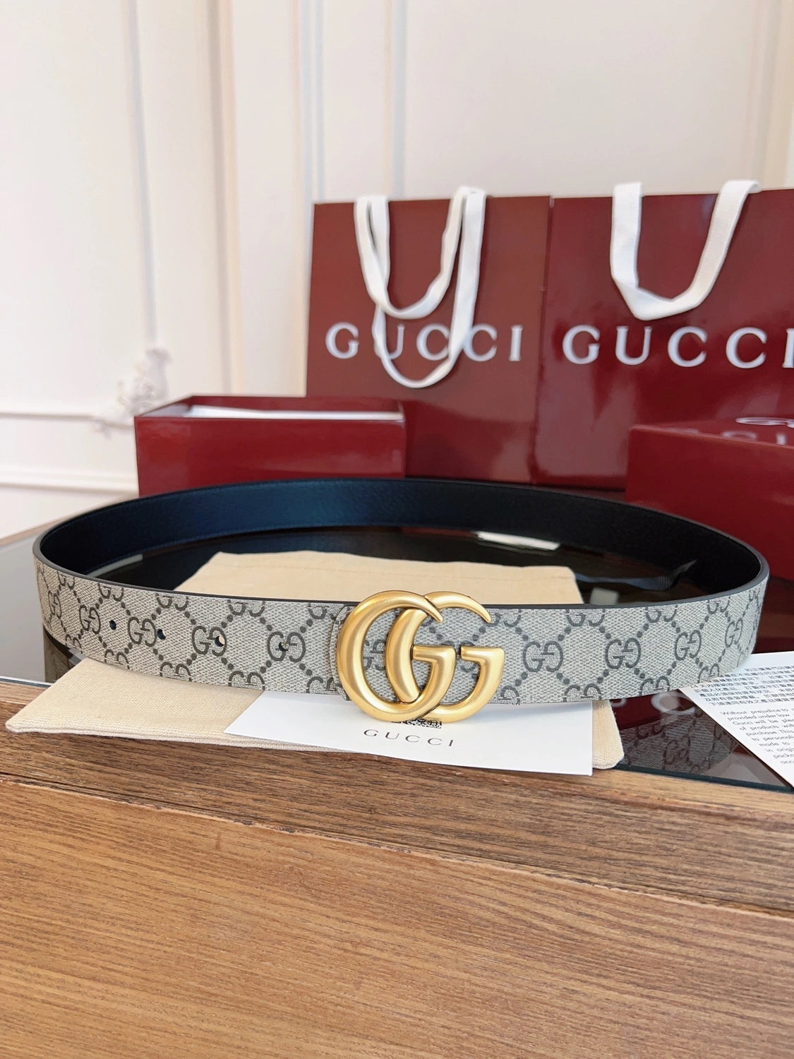 Gucci Reversible Belt with Double G Buckle - Hình 3