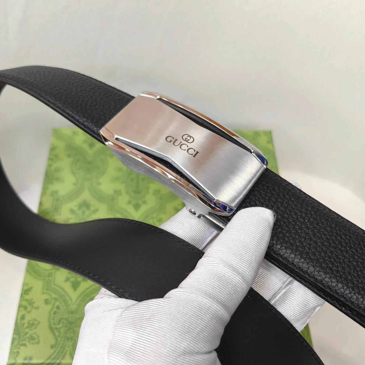 Gucci Premium Leather Belt with Silver Buckle - Hình 4