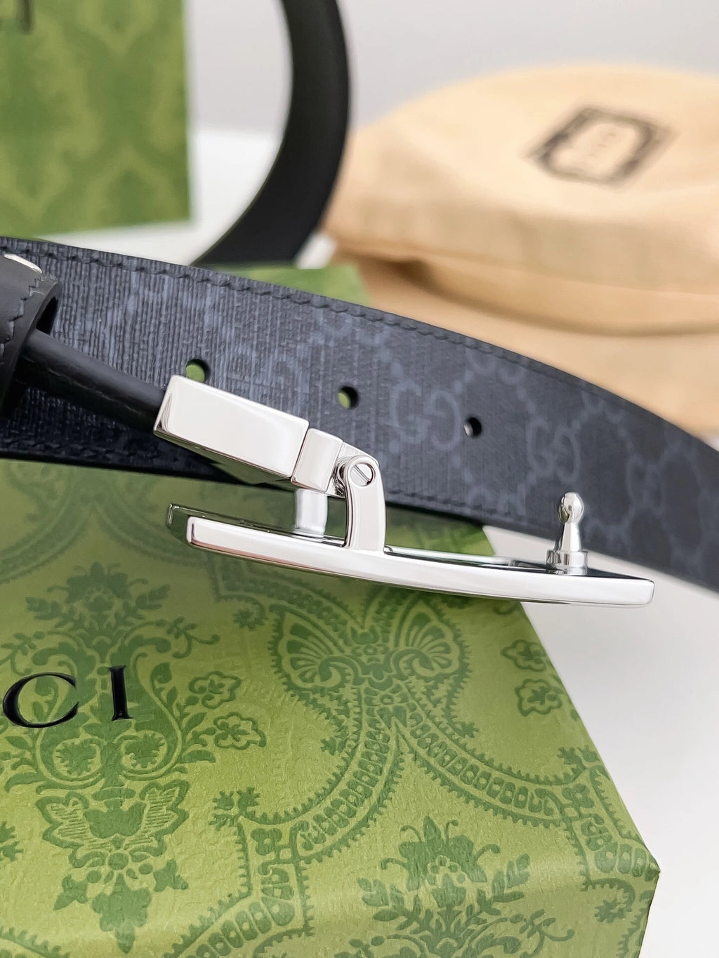 Gucci Black GG Supreme Belt with Silver Rectangular Buckle - Hình 4