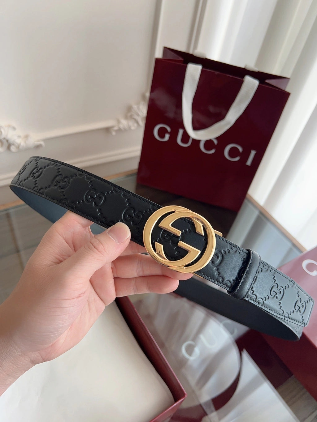 Black Premium Leather Belt with Gold Interlocking G Buckle - Hình 4