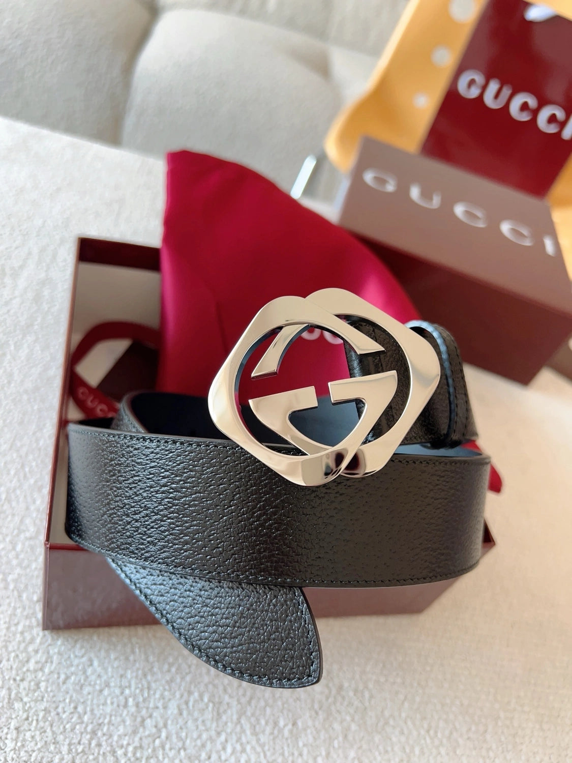 Gucci Premium Leather Belt with Iconic Logo Buckle - Hình 4