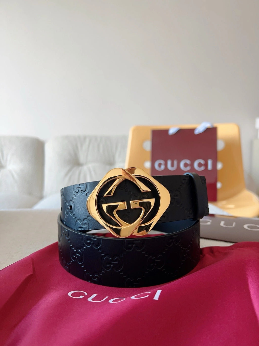 Gucci Interlocking G Leather Belt - Black with Gold Buckle - Hình 4