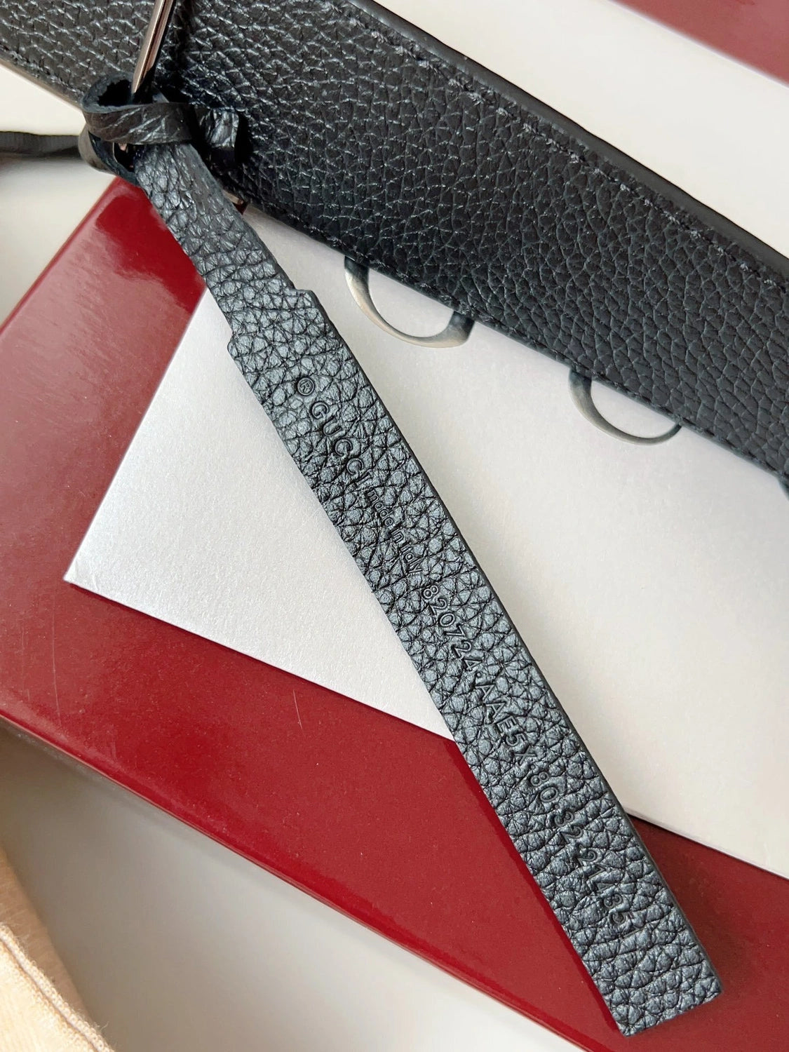 Gucci Premium Leather Belt with Silver Buckle - Hình 4