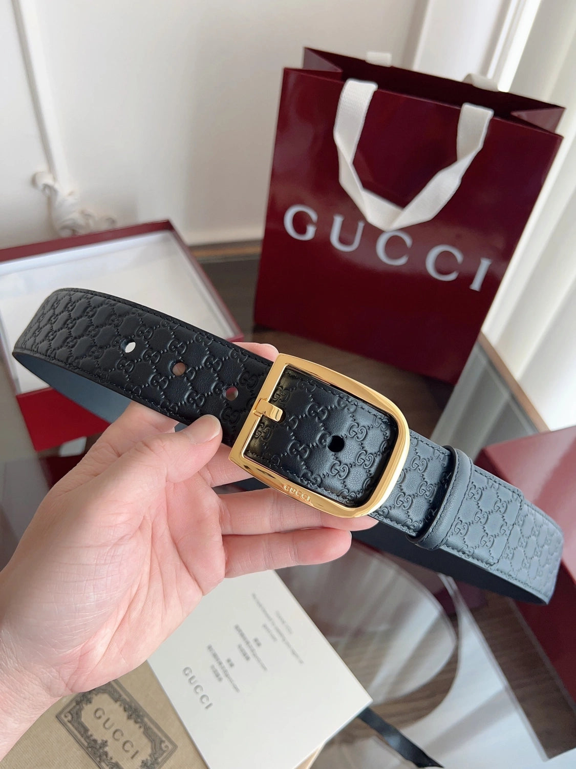 Gucci Signature Leather Belt with Gold Buckle - Hình 3
