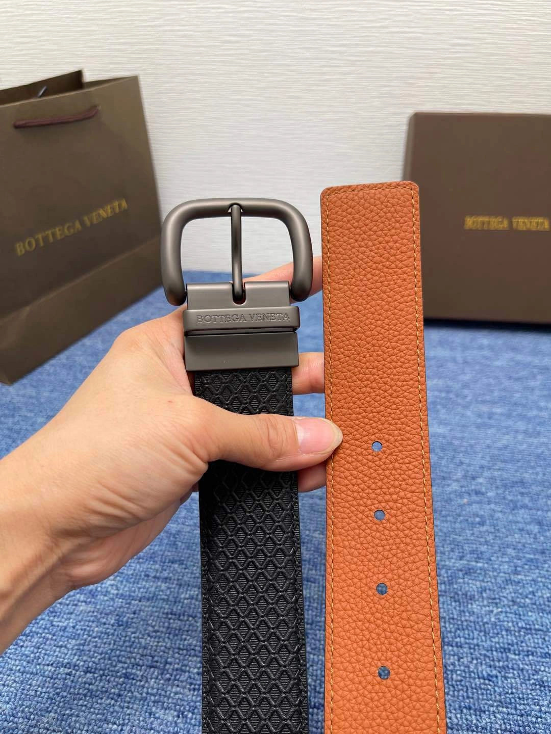 Premium Leather Reversible Belt - Black and Tan - Hình 4