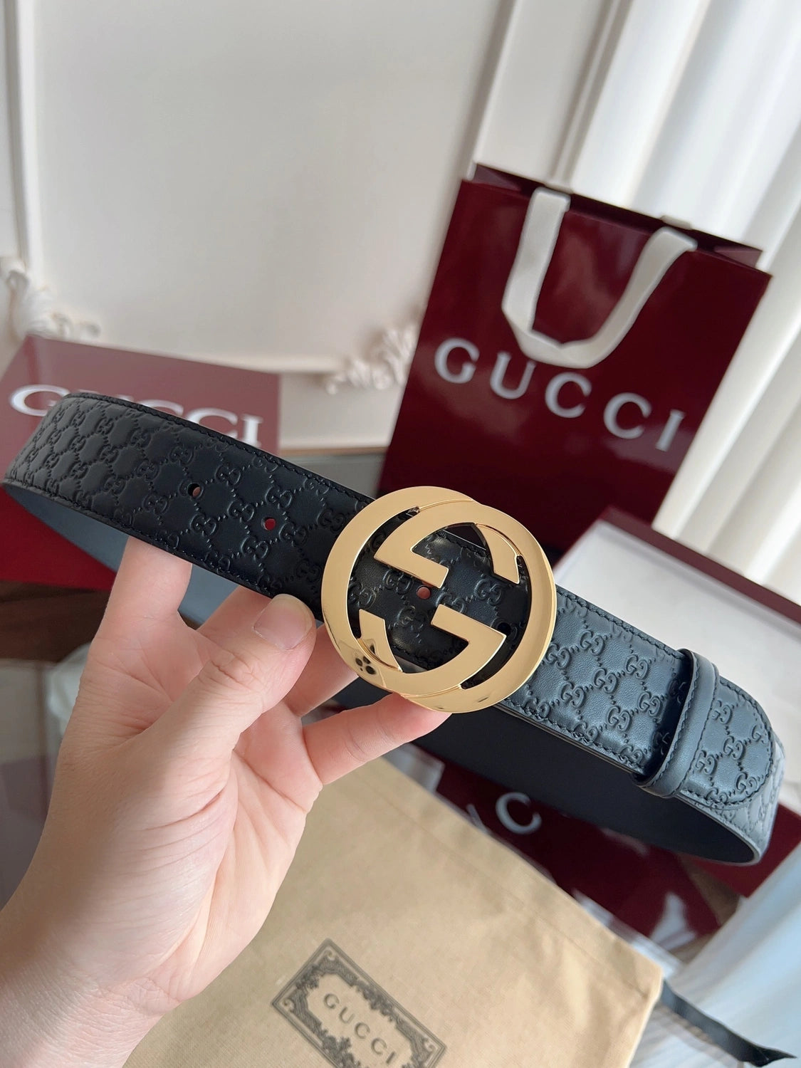 Gucci Black Leather Belt with Gold GG Buckle - Hình 4