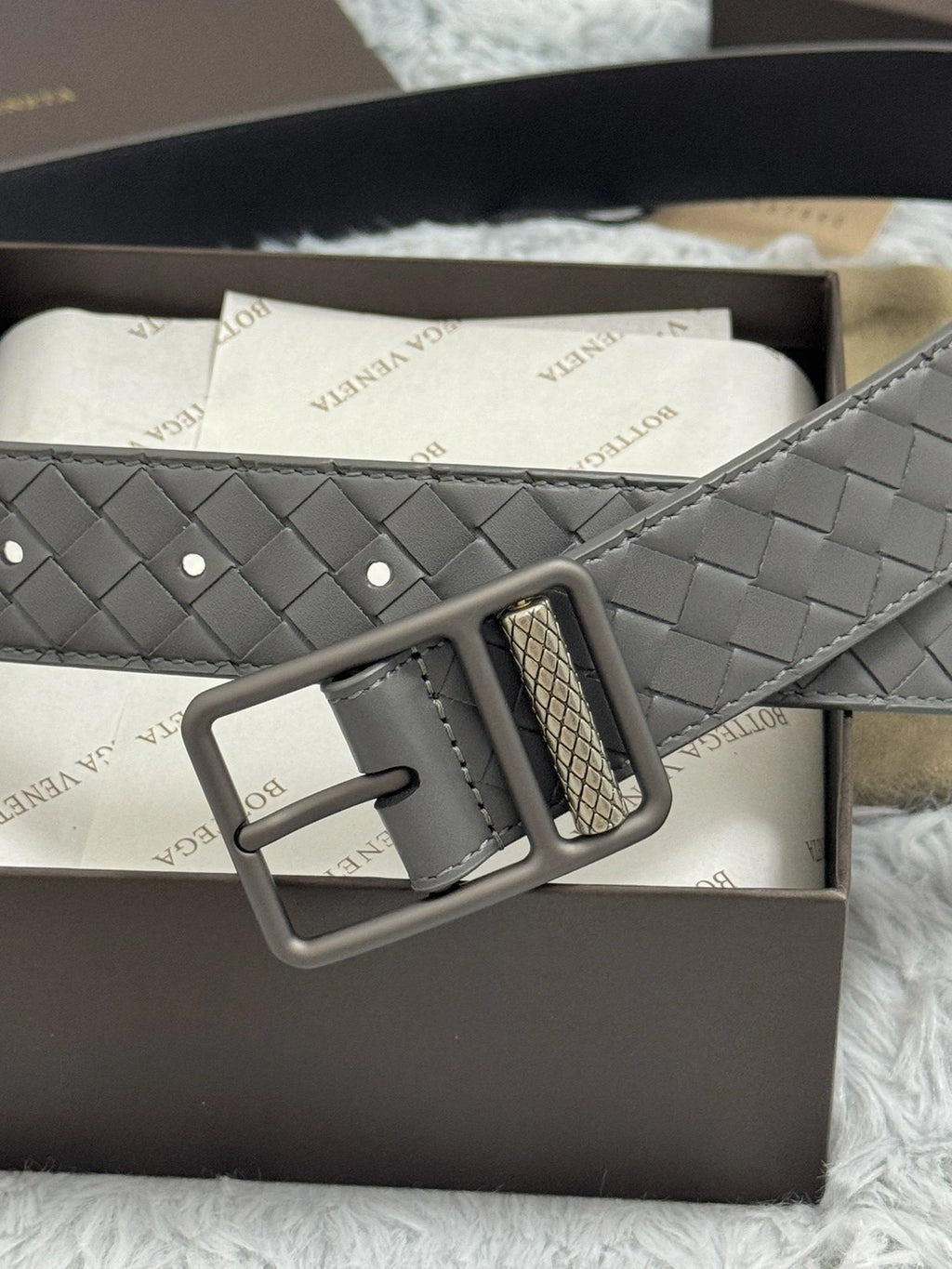 Bottega Veneta Premium Woven Leather Belt in Gray - Hình 3