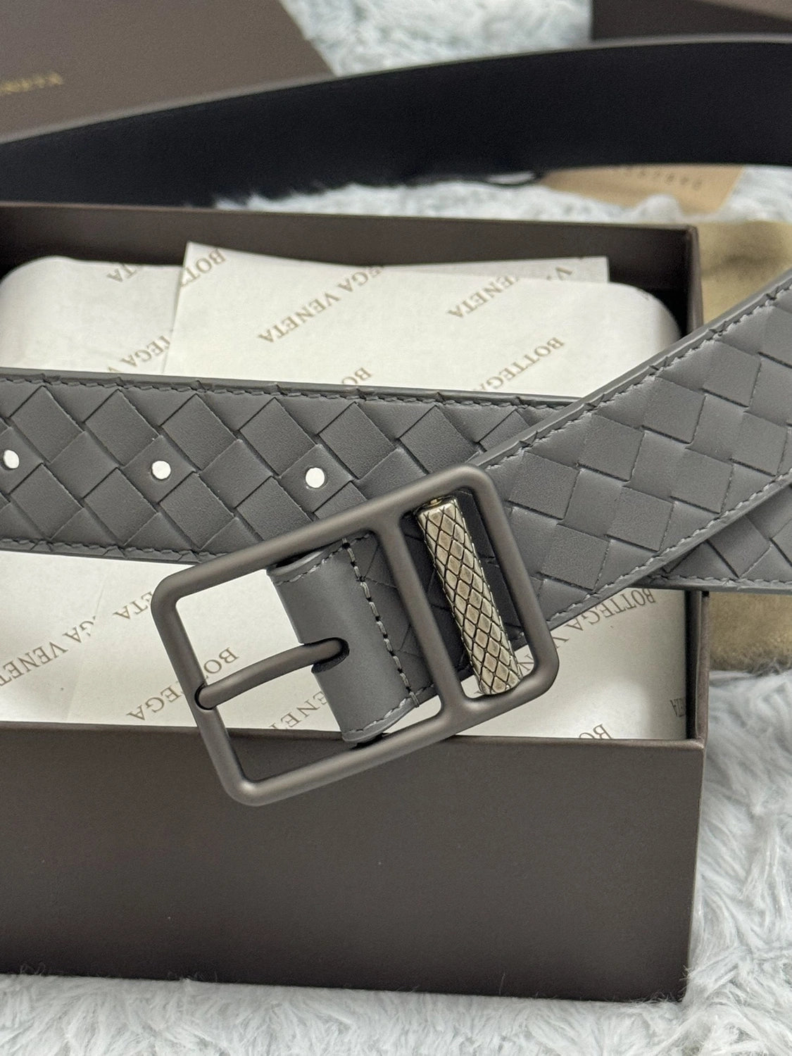 Bottega Veneta Premium Woven Leather Belt in Gray - Hình 3
