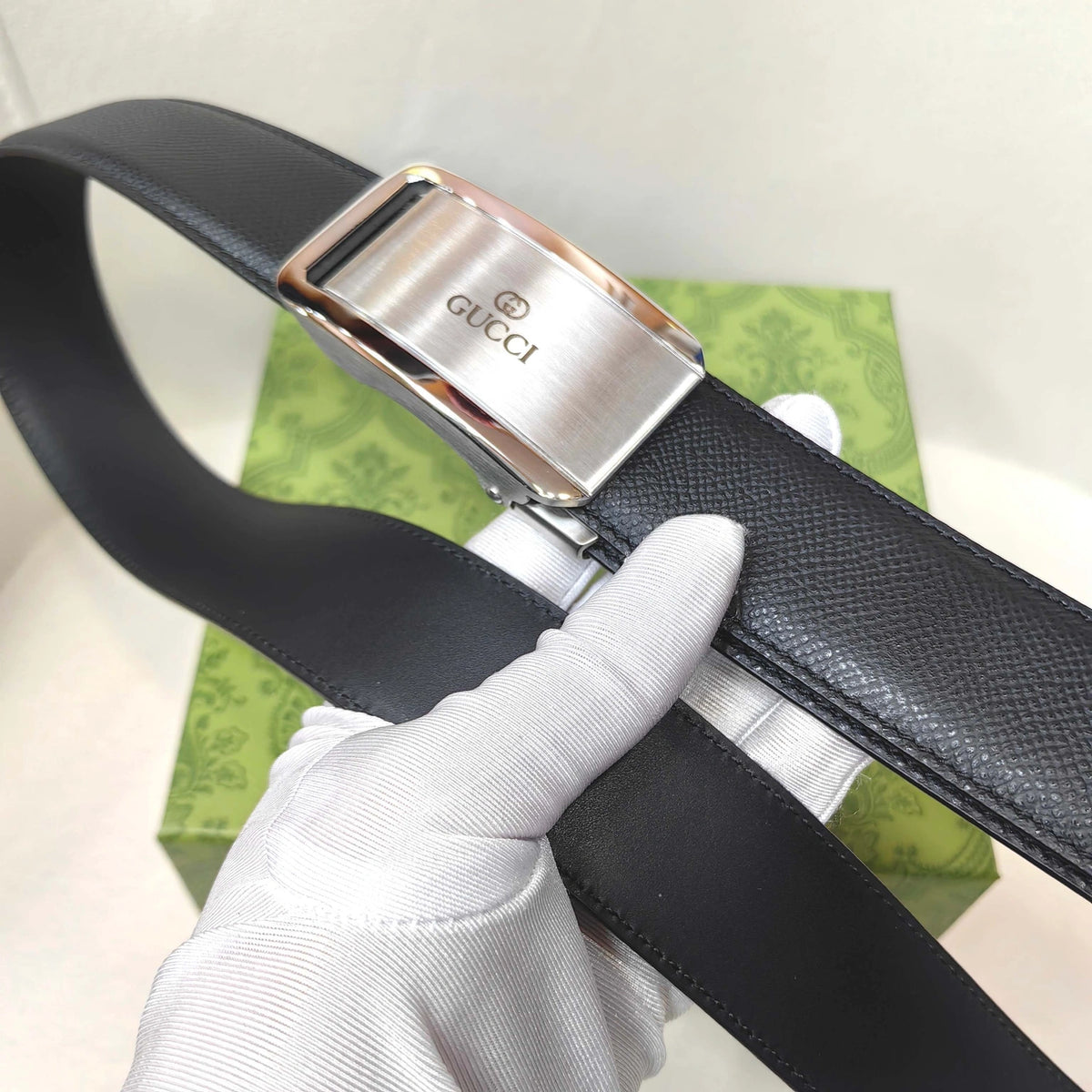 Gucci Premium Leather Belt in Black with Silver Buckle - Hình 5
