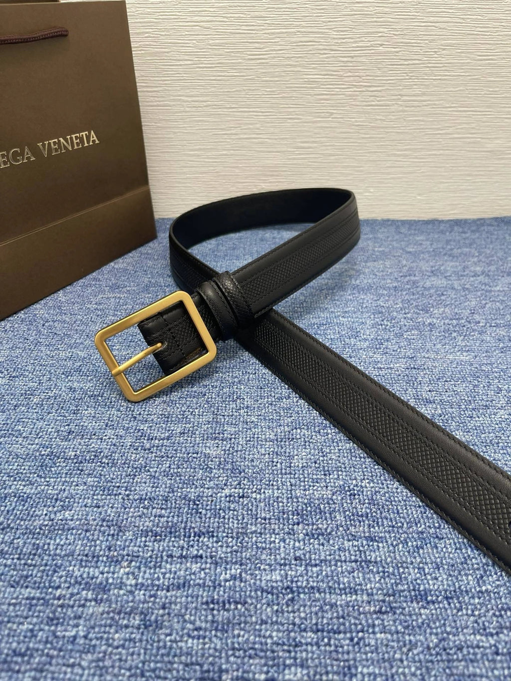 Bottega Veneta Premium Leather Belt with Gold Buckle - Hình 5