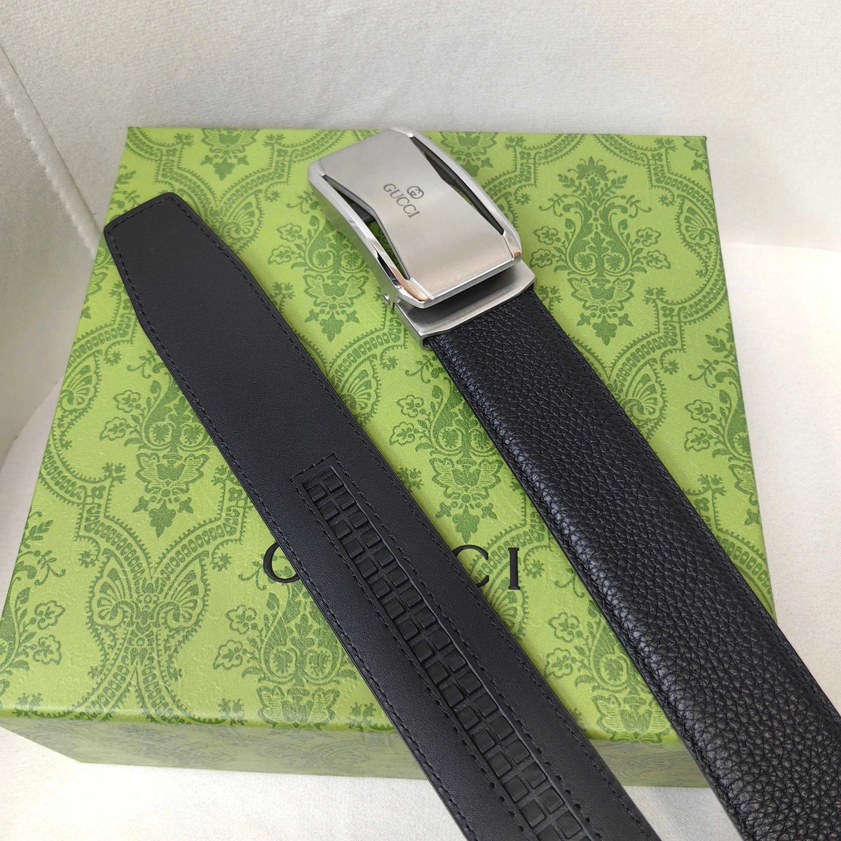 Gucci Premium Leather Belt with Silver Buckle - Hình 5