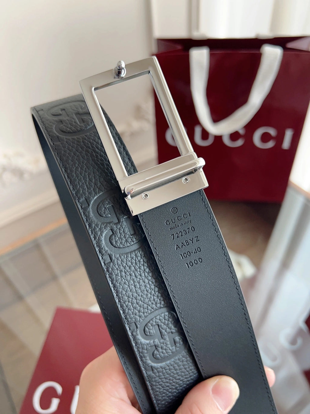 Gucci Reversible Leather Belt with Embossed GG Pattern - Hình 5
