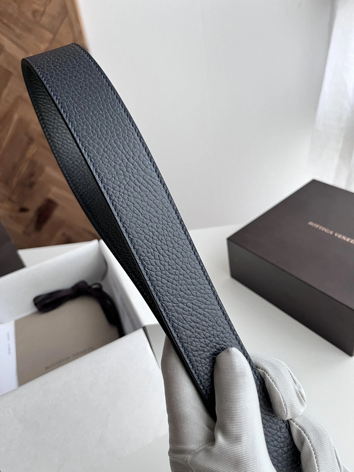 Gucci Premium Leather Belt with Gold GG Buckle - Hình 5