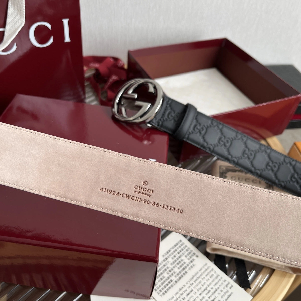 Gucci Embossed Leather Belt with Silver GG Buckle - Hình 5