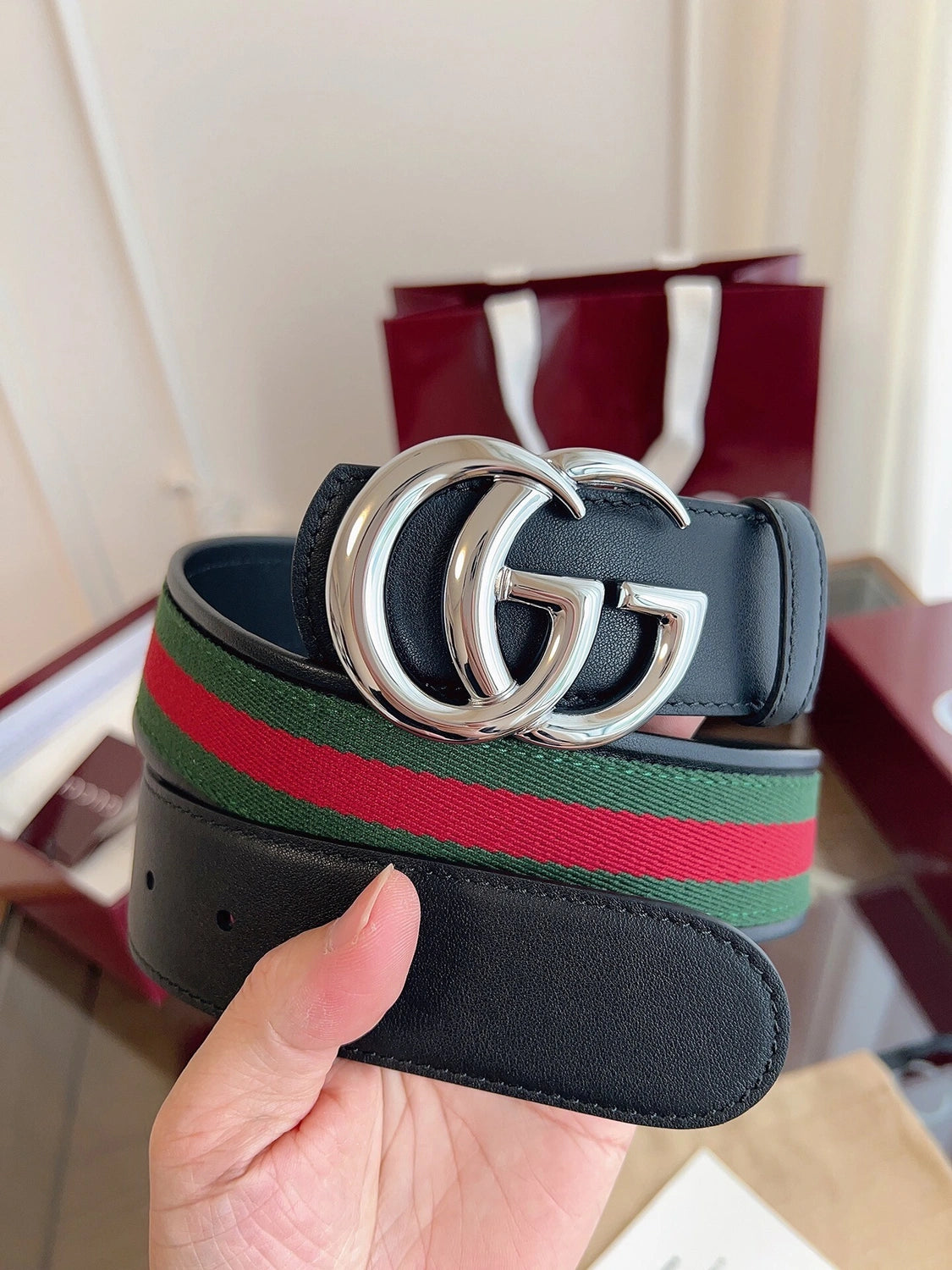 Gucci Signature Leather Belt with Interlocking G Buckle - Hình 5