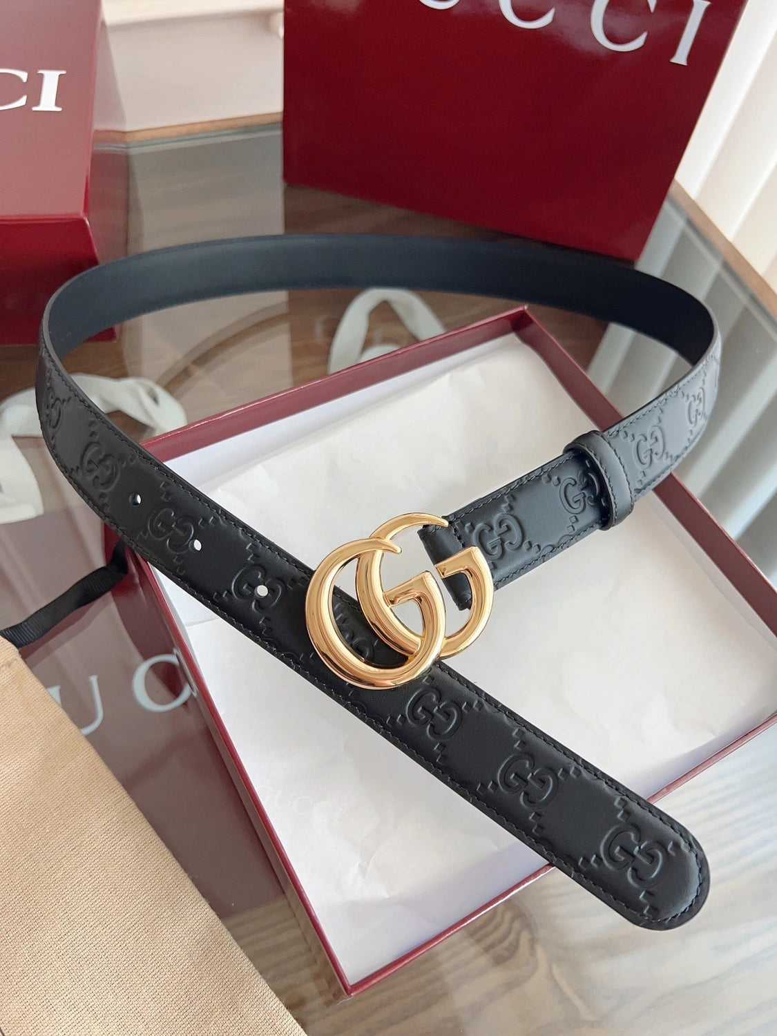 Black leather belt with gold GG buckle - Hình 4