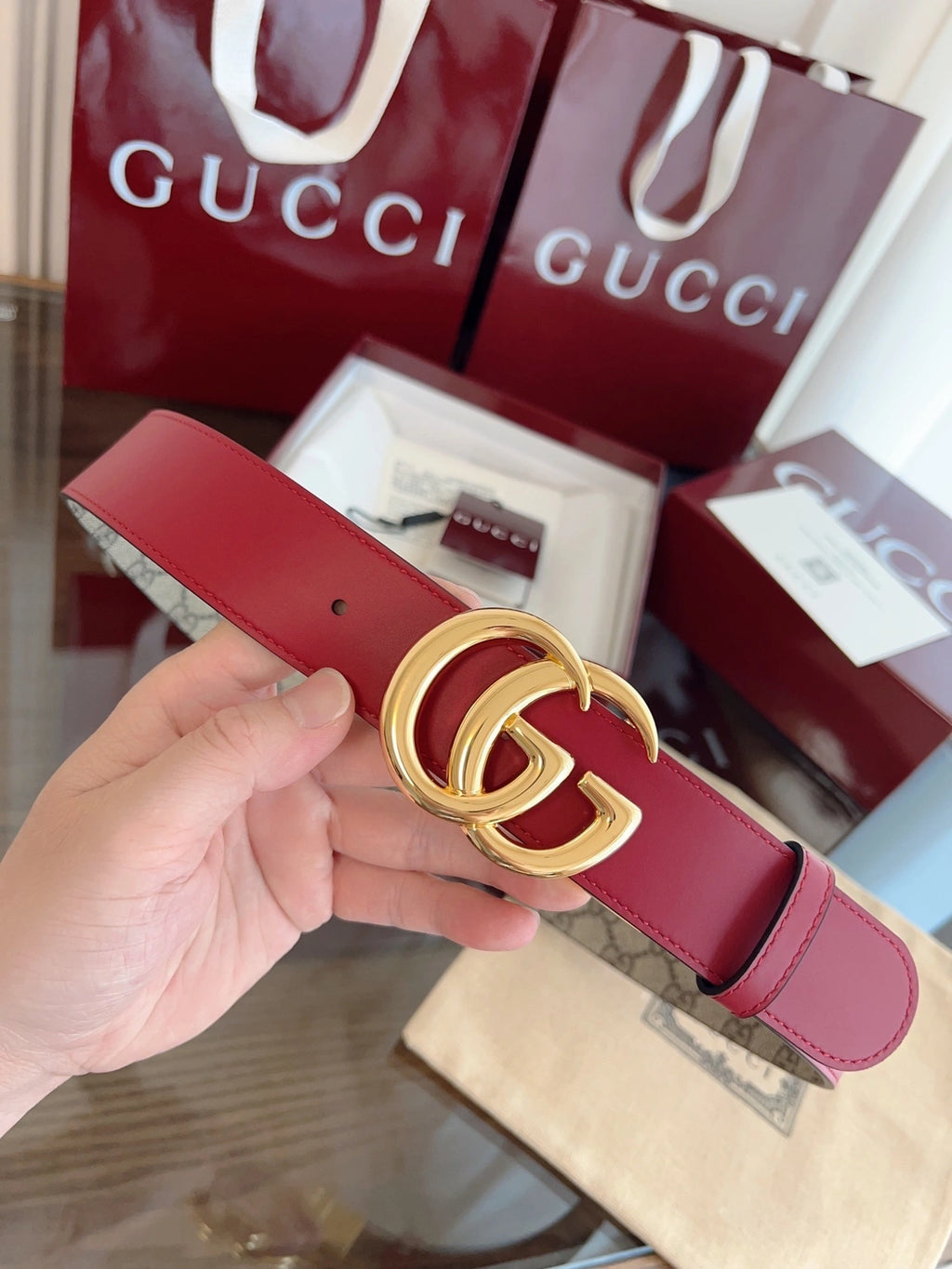 Gucci Premium Leather Belt with Gold GG Buckle - Hình 3