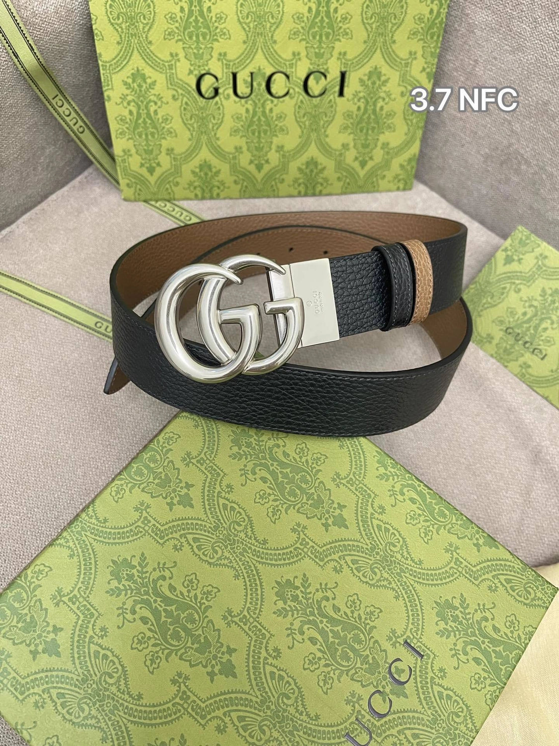 Gucci Reversible Leather Belt with Double G Buckle - Hình 5