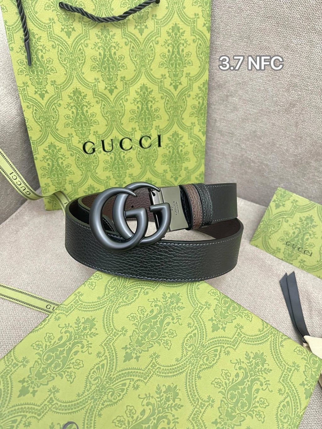 Gucci Reversible Leather Belt with Double G Buckle - Hình 5