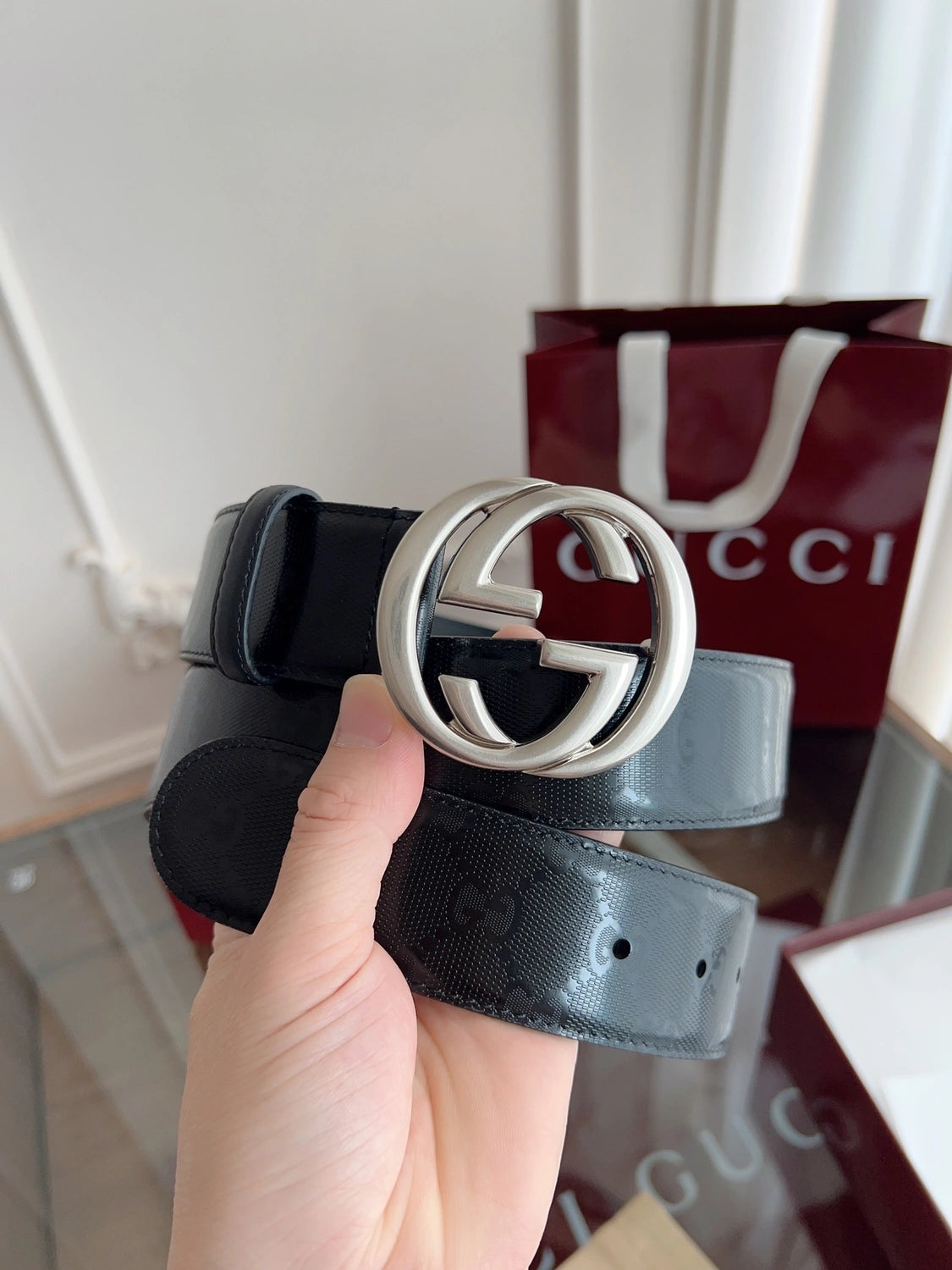 Gucci Premium Leather Belt with Silver Interlocking G Buckle - Hình 5