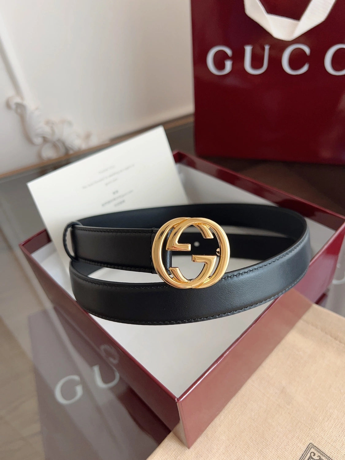 Gucci Premium Leather Belt with Gold GG Buckle - Hình 4