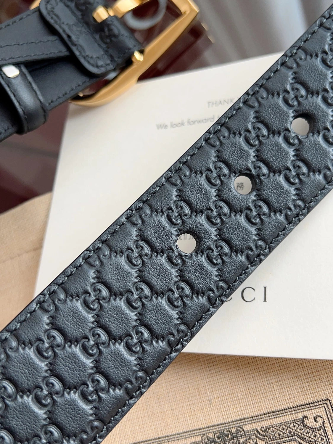 Gucci Signature Leather Belt with Gold Buckle - Hình 4