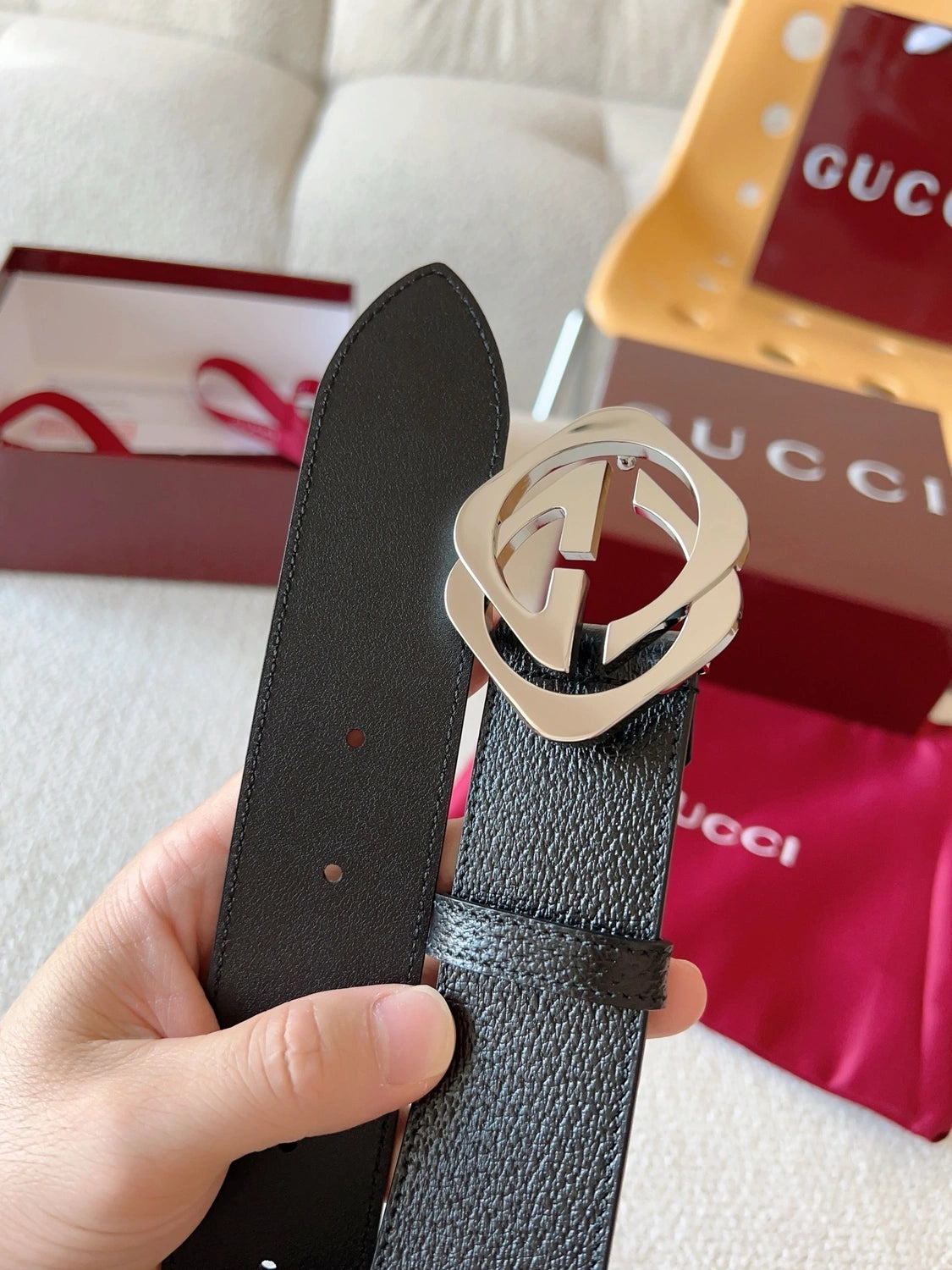 Gucci Premium Leather Belt with Iconic Logo Buckle - Hình 6