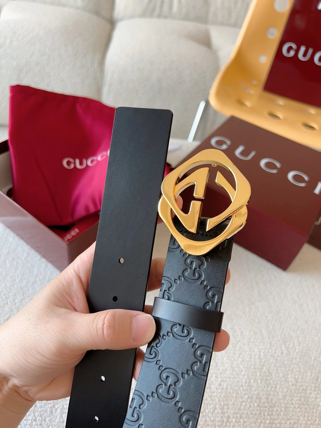 Gucci Interlocking G Leather Belt - Black with Gold Buckle - Hình 6