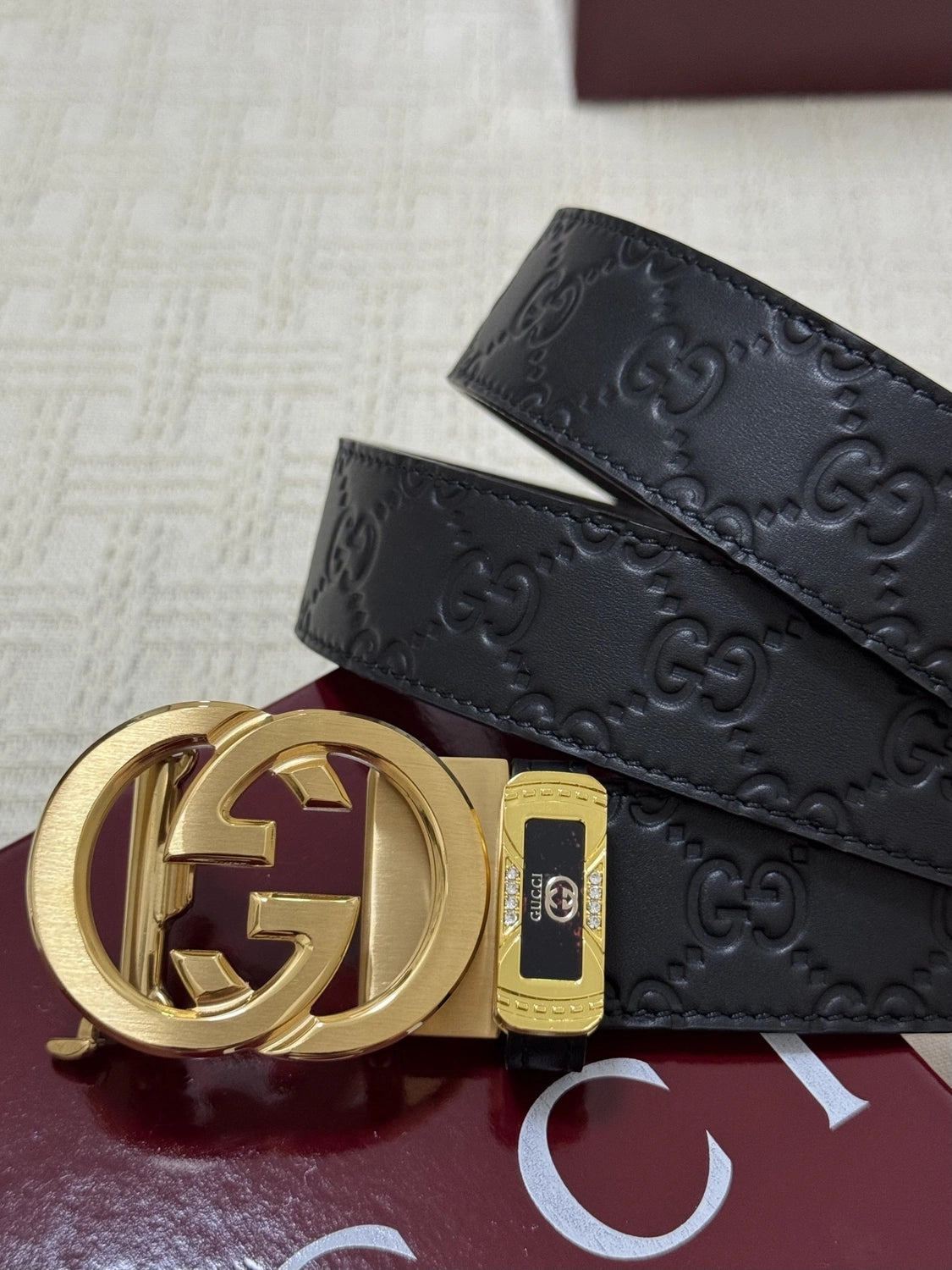 Gucci Premium Leather Belt with Gold Buckle - Hình 6