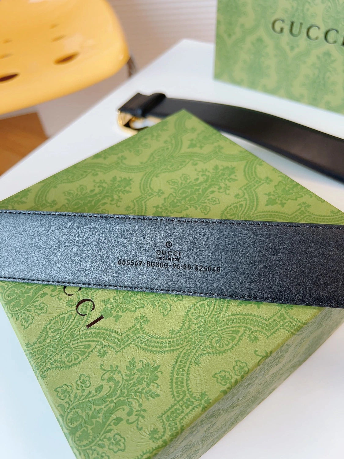 Thắt lưng da Gucci cao cấp màu đen với khóa logo vàng - Hình 6