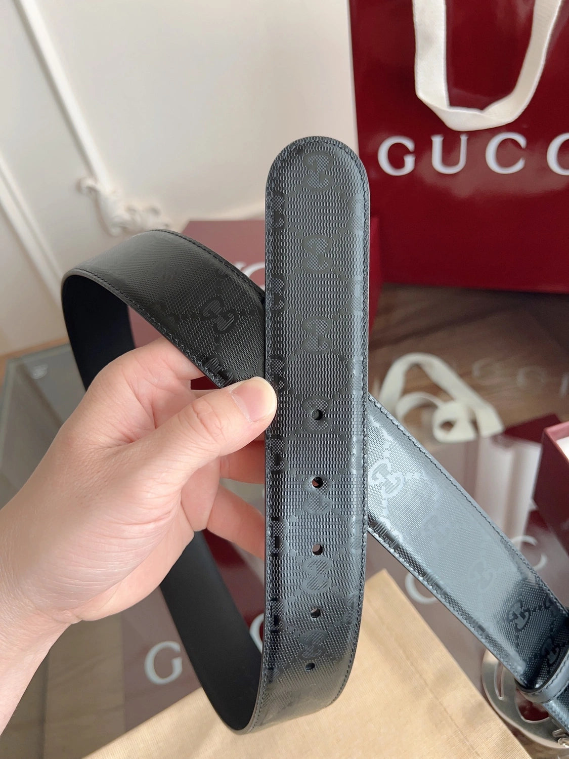 Gucci Premium Leather Belt with Silver Interlocking G Buckle - Hình 6