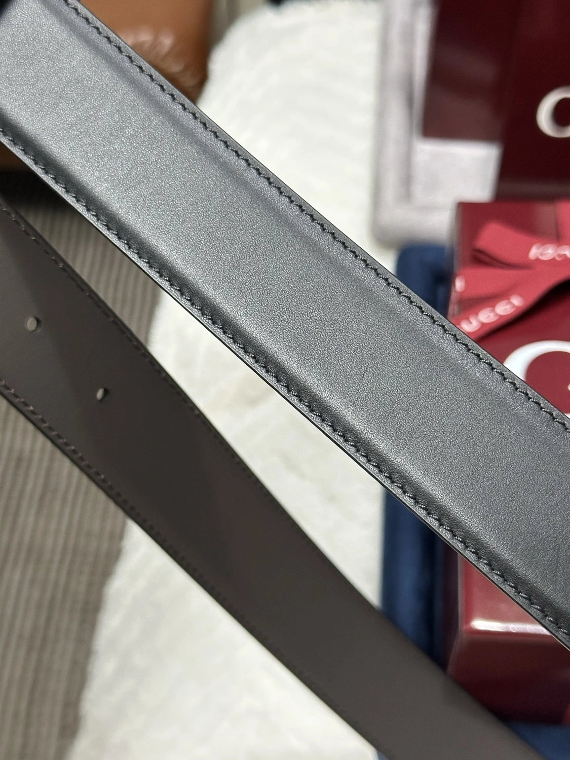 Gucci Reversible Leather Belt with Silver Buckle - Hình 6