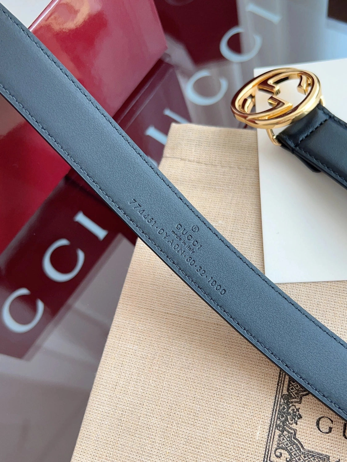 Gucci Premium Leather Belt with Gold GG Buckle - Hình 5