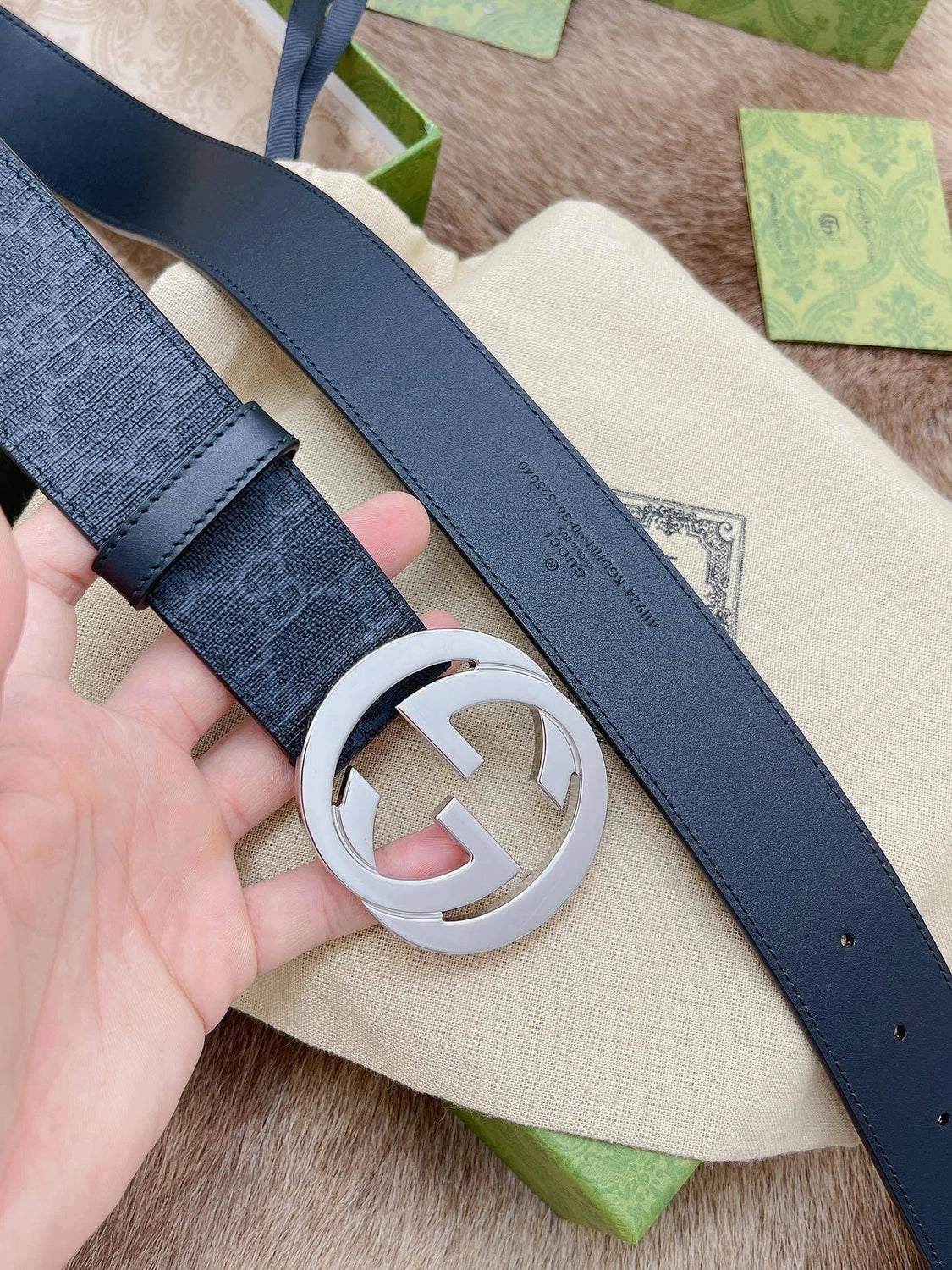 Gucci Premium Leather Belt with GG Buckle - Hình 5