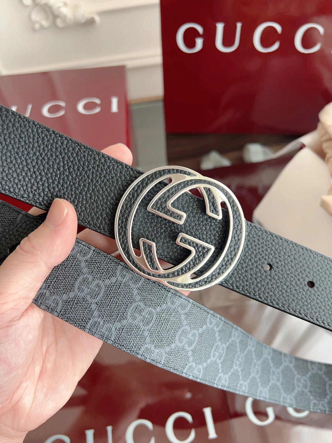 Gucci Premium Black Leather Belt with Interlocking G Buckle - Hình 4