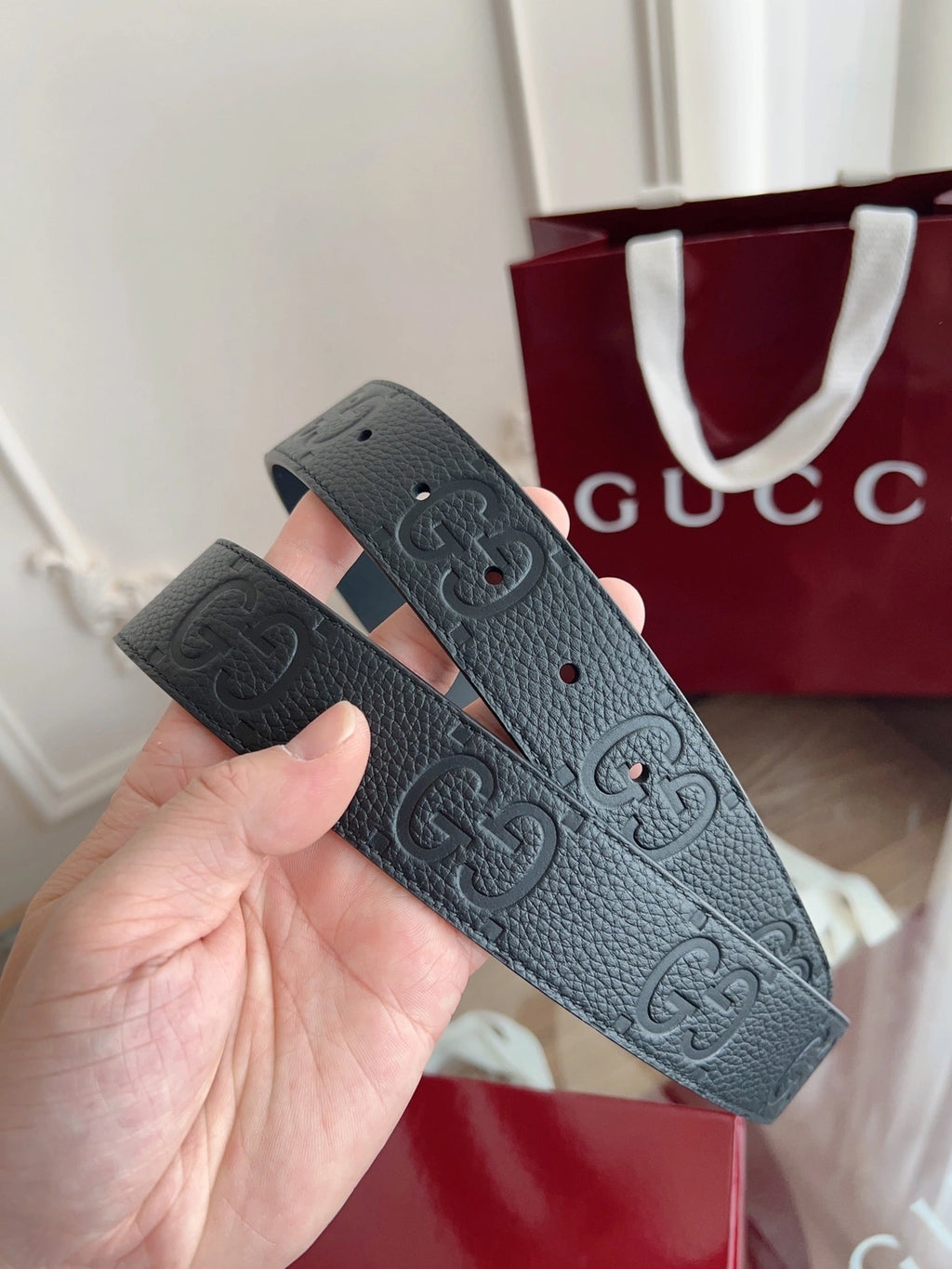 Gucci Reversible Leather Belt with Embossed GG Pattern - Hình 6