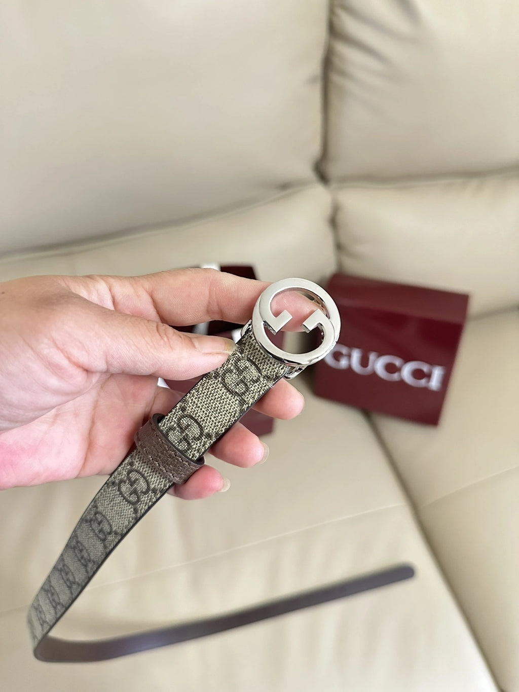 Gucci GG Supreme Belt with Gold Interlocking G Buckle - Hình 3