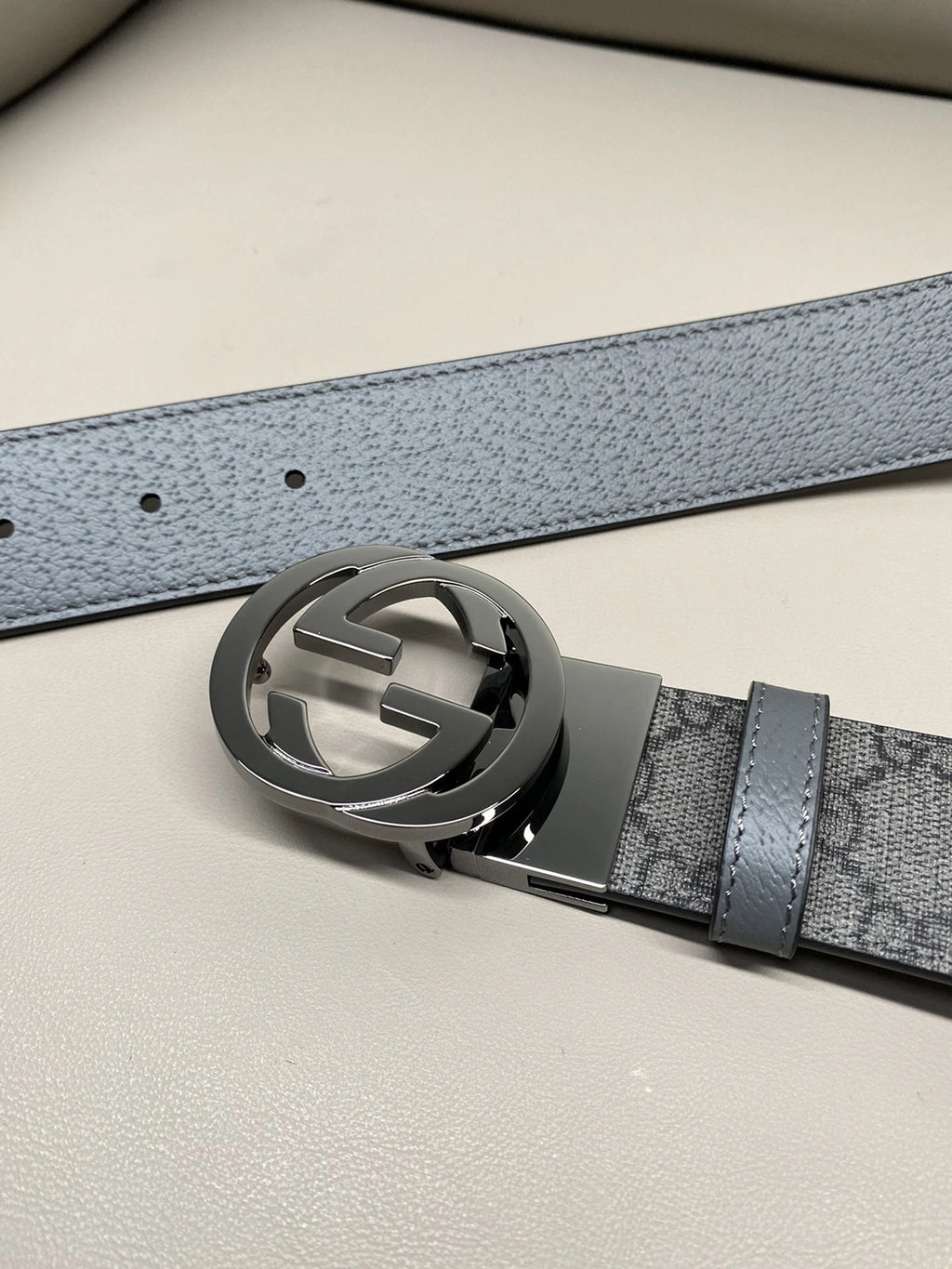 Gucci Leather Belt with Interlocking G Buckle - Hình 5