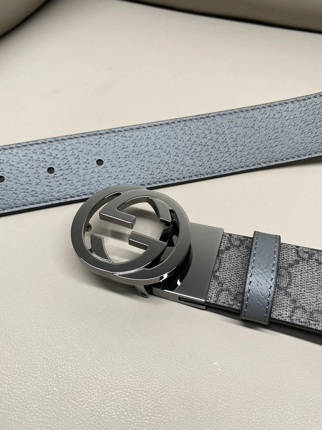 Gucci Leather Belt with Interlocking G Buckle - Hình 5