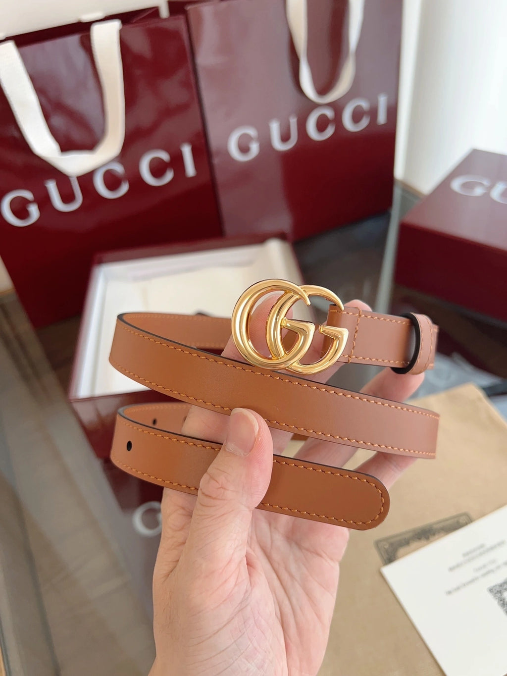Gucci Premium Leather Belt with GG Buckle - Hình 4