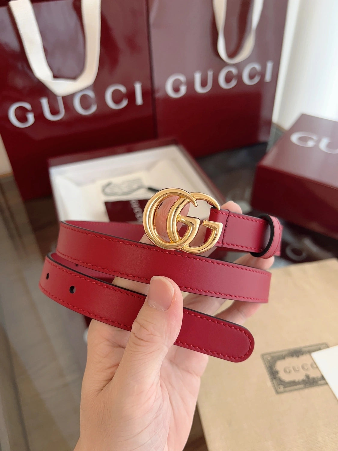Gucci Red Leather Belt with Gold GG Buckle - Hình 4
