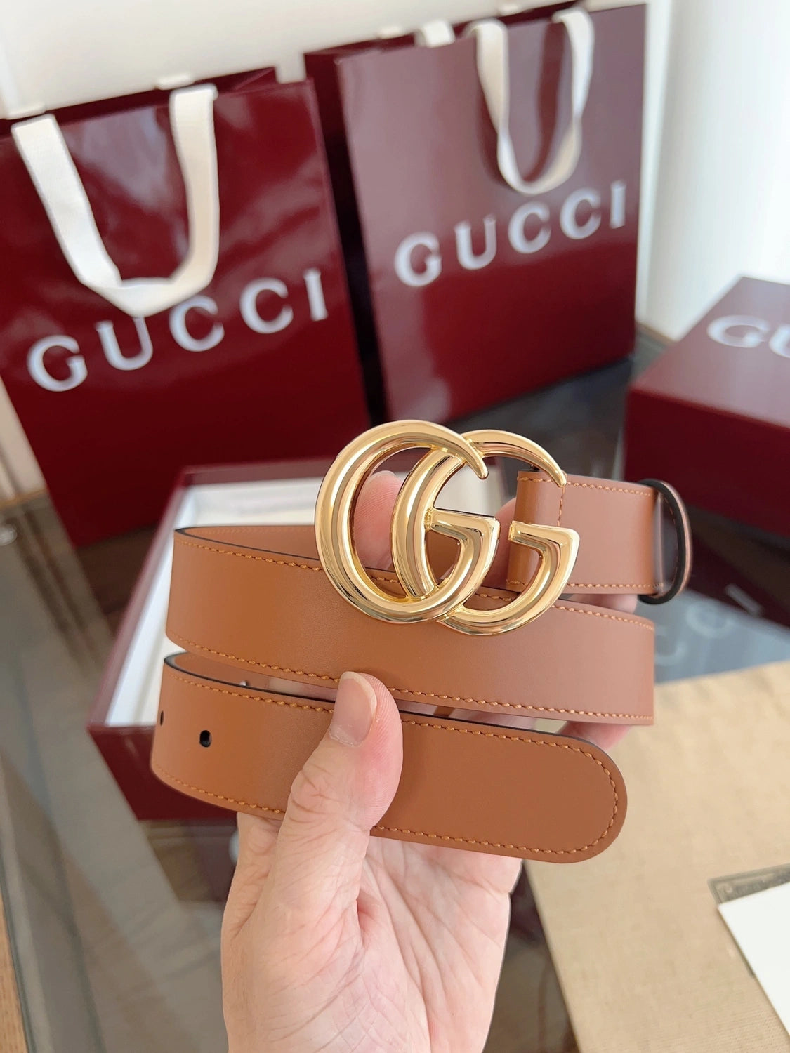 Gucci Premium Leather Belt with GG Buckle - Hình 4