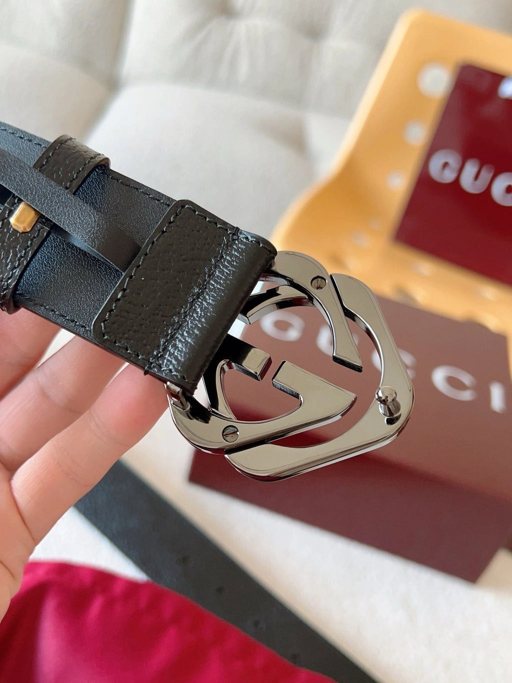 Gucci Premium Leather Belt with Iconic Logo Buckle - Hình 7