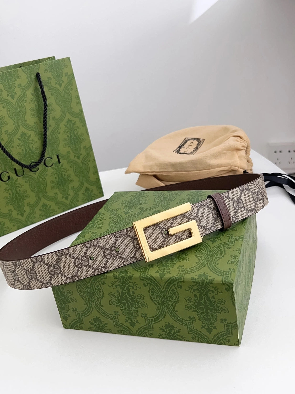 Gucci Monogram Belt with Gold Buckle - Hình 7