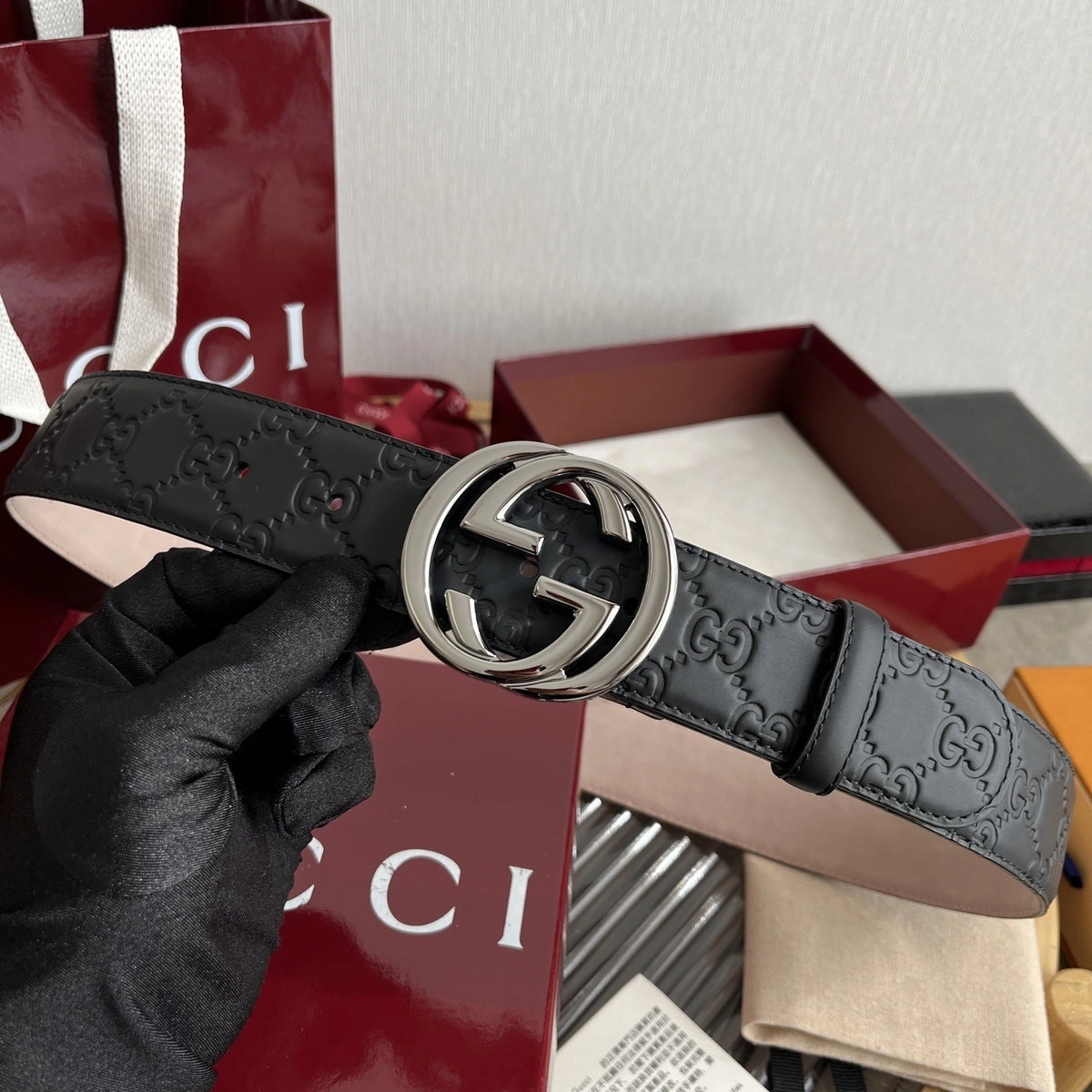 Gucci Embossed Leather Belt with Silver GG Buckle - Hình 7
