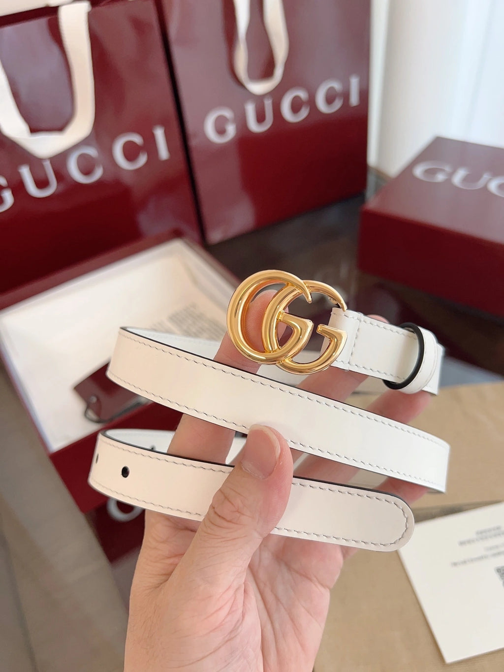 Gucci Premium Leather Belt with GG Buckle - Hình 2